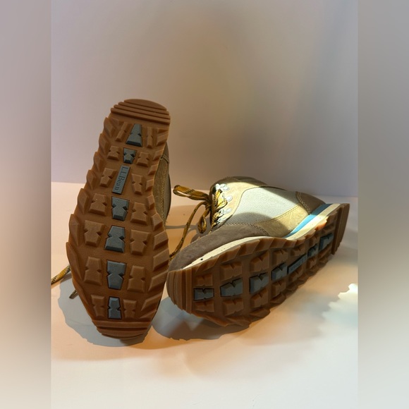 *SOLD* Brand new Women's Waterproof LL Bean Katahdin Hiking Boots - Picture 10 of 12